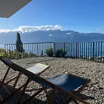 Renovated With Panoramic View Lägenhet