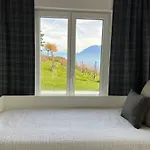 Renovated With Panoramic View Lägenhet