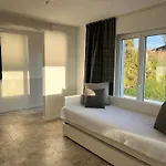 Lägenhet Renovated With Panoramic View Cully