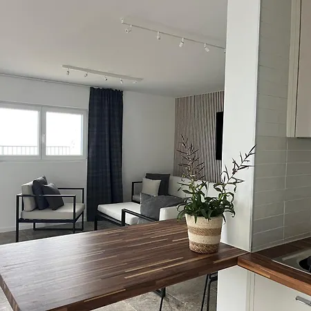 아파트 Renovated With Panoramic View 컬리