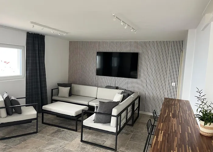 Апартаменты Renovated With Panoramic View *